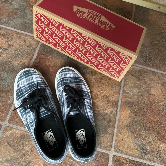 Vans “The Authentic” Like New!  Women’s 9.5 or Men’s 8 - Picture 3 of 3
